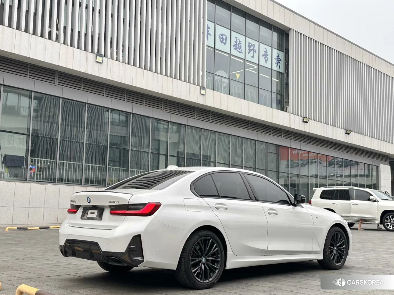BMW 3 series 2022 Белый из Китая, фото 2