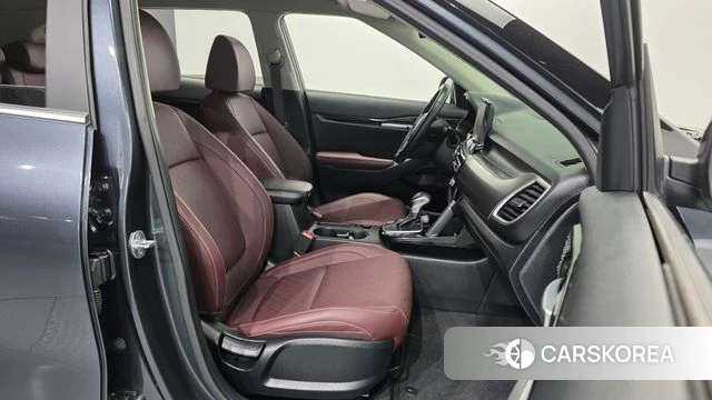 Kia Seltos 2021 Серый из Кореи, фото 2