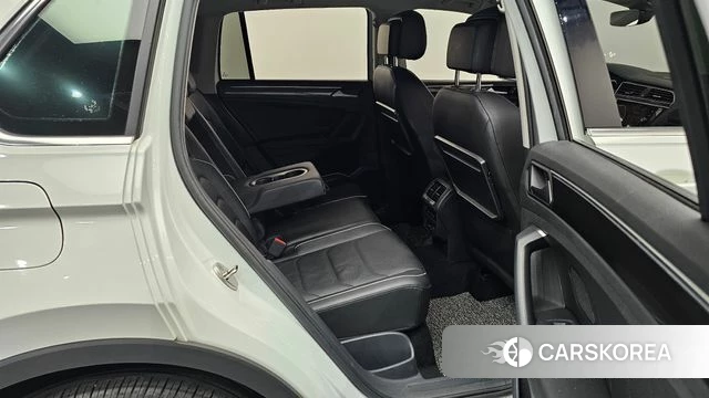 Volkswagen Tiguan second Generation 2020 Белый из Кореи, фото 2