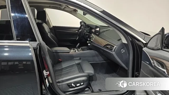 BMW 6 Series GT (G32) 2024 Черный из Кореи, фото 2