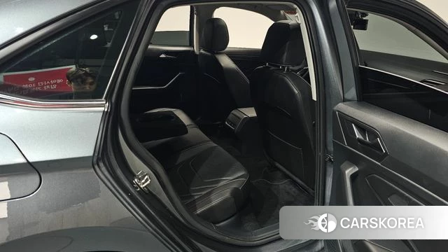 Volkswagen 7th Generation of Jetta 2023 Серый из Кореи, фото 2