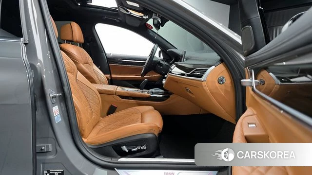 BMW 7 Series (G11) 2022 Серебристо-серый из Кореи, фото 2