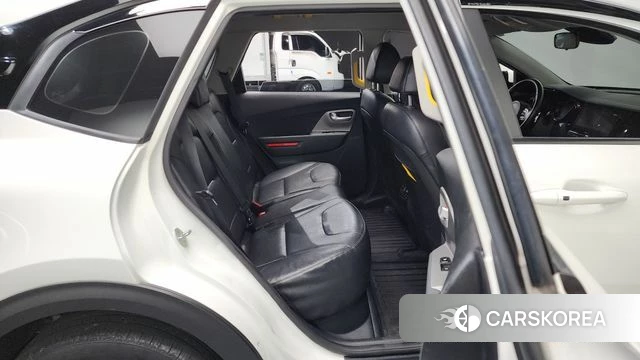 Kia Niro Plus 2022 Белый из Кореи, фото 2
