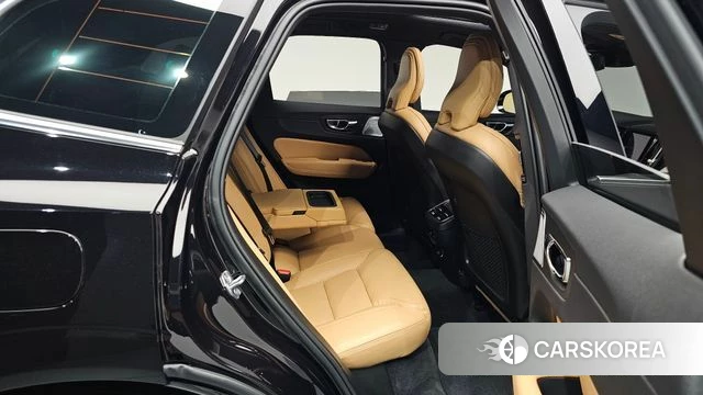 Volvo XC60 second Generation 2020 Черный из Кореи, фото 2