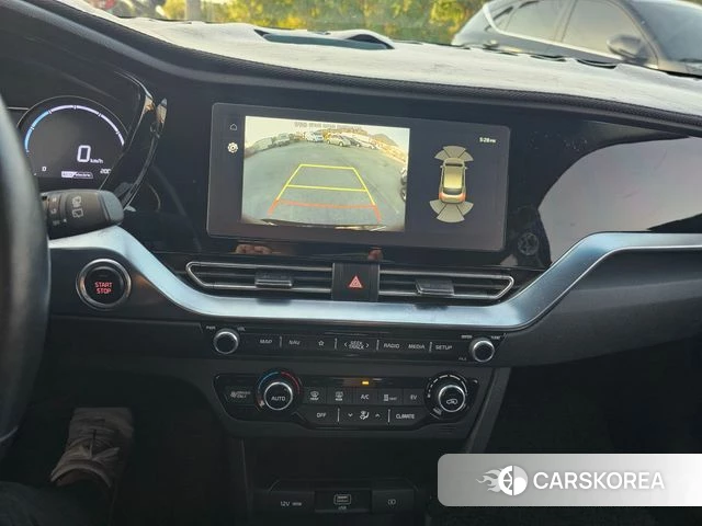 Kia Niro Plus 2023 Черный из Кореи, фото 2