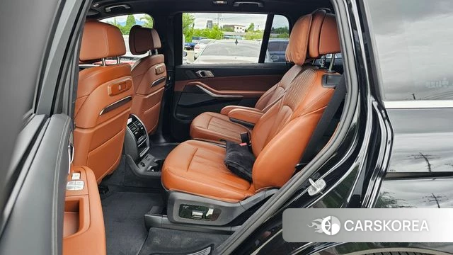 BMW X7 (G07) 2025 Черный из Кореи, фото 2