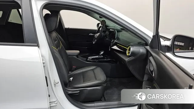 Chevrolet (GM Daewoo) Trax Crossover 2023 Белый из Кореи, фото 2