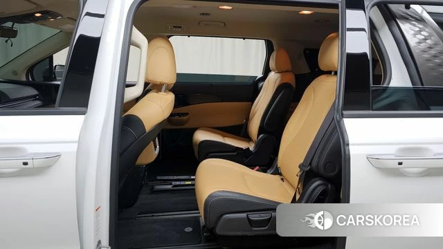 Kia Carnival 4th generation 2023 Белый из Кореи, фото 2