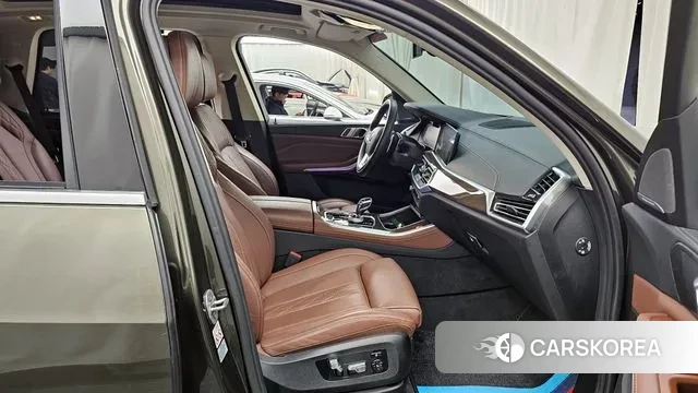 BMW X5 (G05) 2023 Песочный из Кореи, фото 2