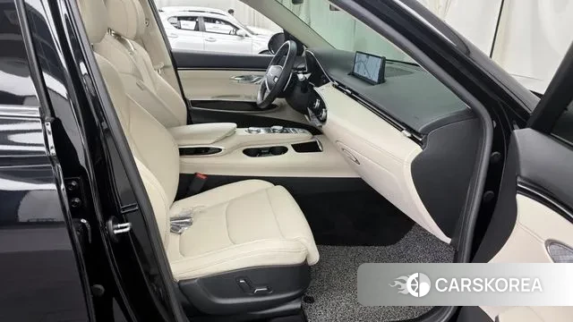 Genesis GV70 2021 Черный из Кореи, фото 2