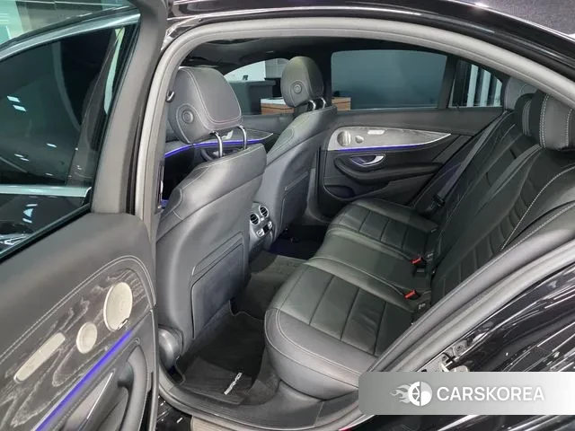 Mercedes-Benz E-Class W213 2022 Черный из Кореи, фото 2