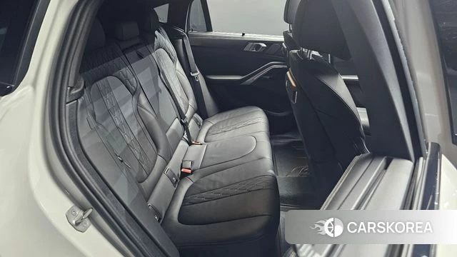 BMW X6 (G06) 2023 Белый из Кореи, фото 2