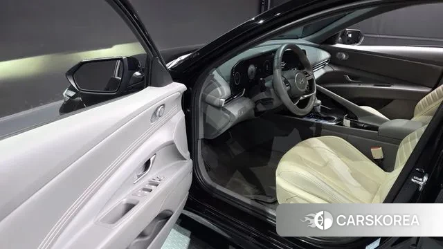 Hyundai The New Avante (CN7) 2023 Черный из Кореи, фото 2