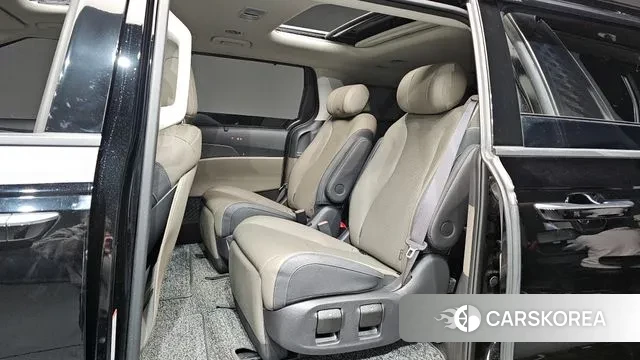 Kia The New Carnival 4th Generation 2024 Черный из Кореи, фото 2