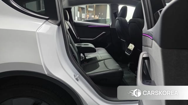Tesla Model Y 2025 Белый из Кореи, фото 2