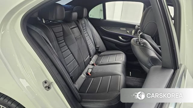Mercedes-Benz E-Class W213 2022 Белый из Кореи, фото 2
