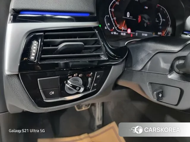 BMW 6 Series GT (G32) 2023 Белый из Кореи, фото 2