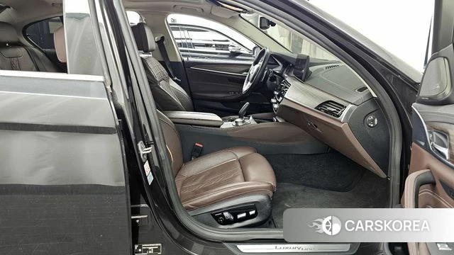 BMW 5 Series (G30) 2022 Серый из Кореи, фото 2