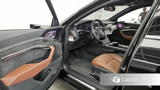 Audi e-Tron 2020 Черный из Кореи, фото 2