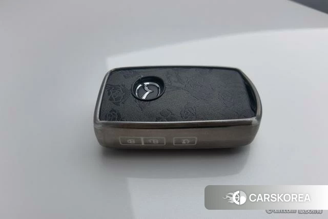 Mazda 3 Angkesaila 2023 Белый из Китая, фото 2