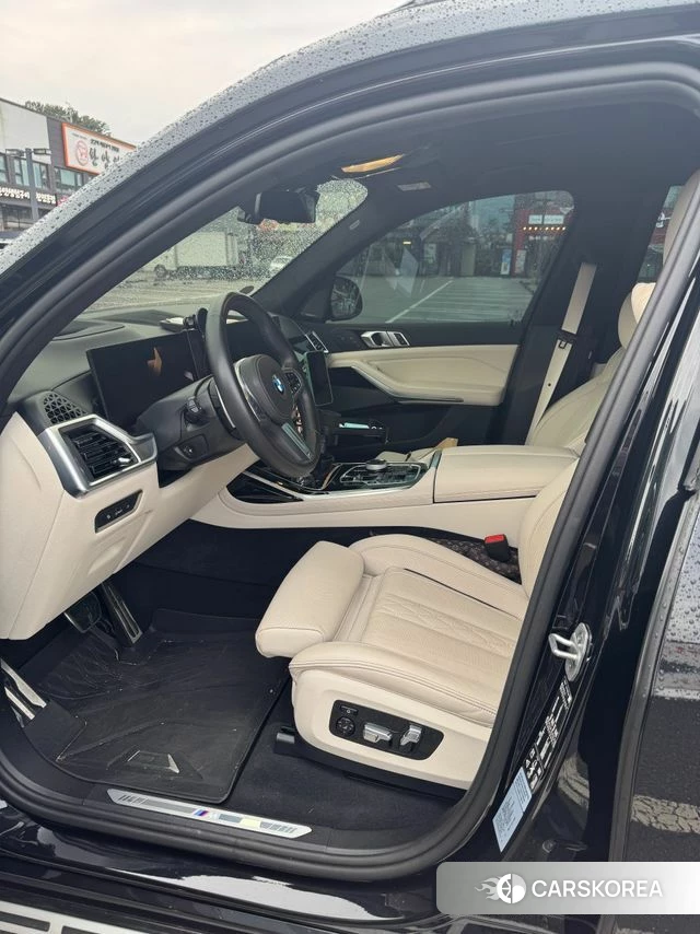 BMW X7 (G07) 2024 Черный из Кореи, фото 2