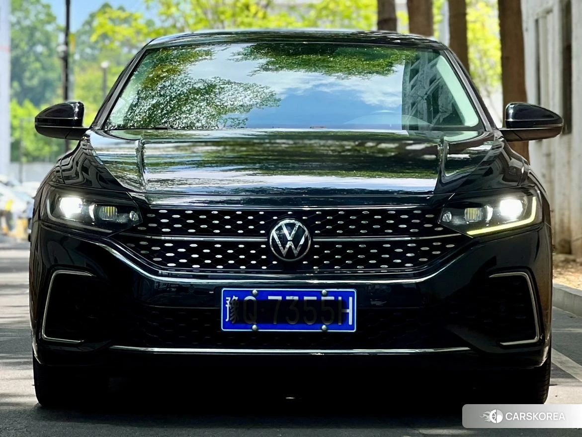 Volkswagen Passat 2023 Черный из Китая, фото 2
