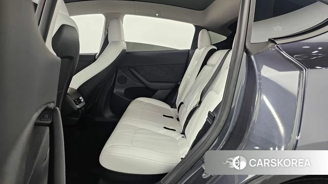 Tesla Model Y 2023 Серый из Кореи, фото 2