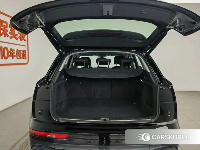 Audi Q5L 2023 Черный из Китая, фото 2