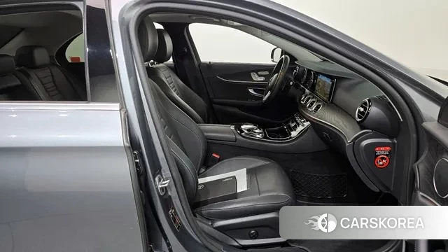 Mercedes-Benz E-Class W213 2019 Серый из Кореи, фото 2