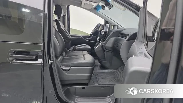 Hyundai Staria 2021 Черный из Кореи, фото 2