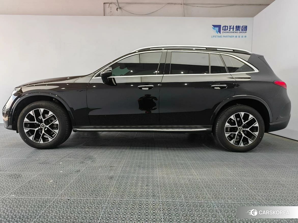 Mercedes-Benz GLC 2023 Черный из Китая, фото 2