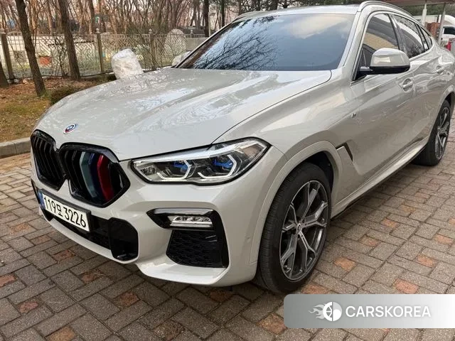 BMW X6 (G06) 2021 Жемчужный цвет из Кореи, фото 2