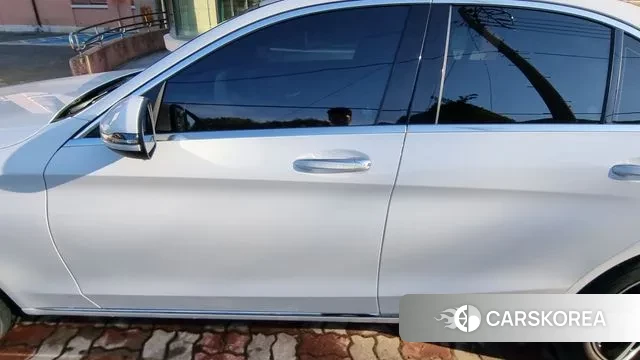 Mercedes-Benz C-Class W205 2021 Белый из Кореи, фото 2