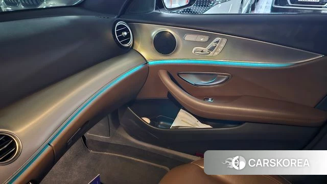Mercedes-Benz E-Class W213 2020 Белый из Кореи, фото 2