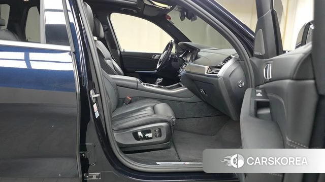 BMW X5 (G05) 2021 Черный из Кореи, фото 2