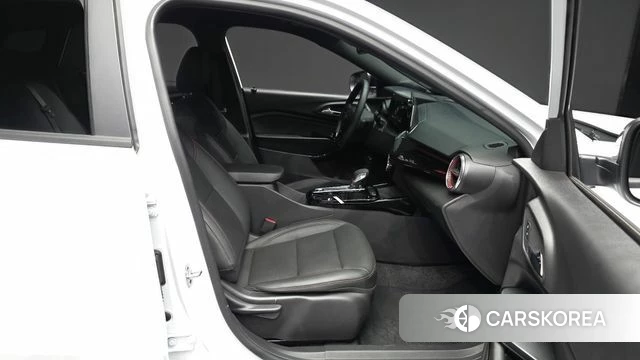 Chevrolet (GM Daewoo) Trax Crossover 2025 Белый из Кореи, фото 2