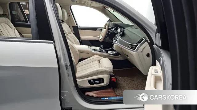 BMW X7 (G07) 2021 Белый из Кореи, фото 2