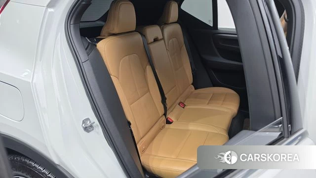 Volvo XC40 2021 Белый из Кореи, фото 2