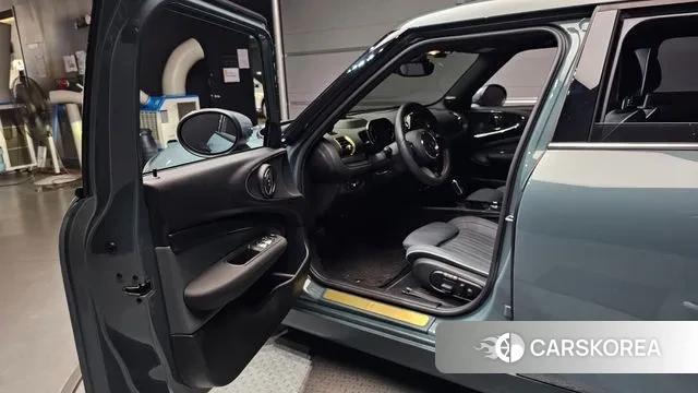 Mini Cooper S Clubman 2023 Небесно-голубой из Кореи, фото 2