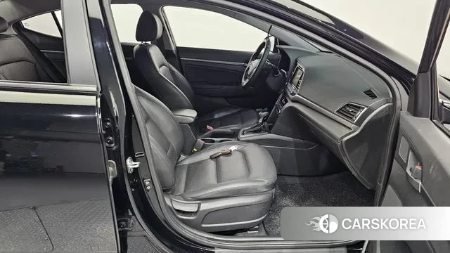 Hyundai Avante AD 2018 Черный из Кореи, фото 2