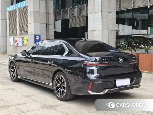 BMW 7 series 2024 Черный из Китая, фото 2