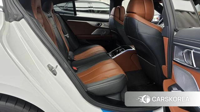 BMW 8 Series (G15) 2023 Белый из Кореи, фото 2