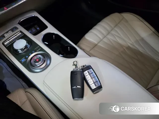 Genesis GV70 2022 Белый из Кореи, фото 2