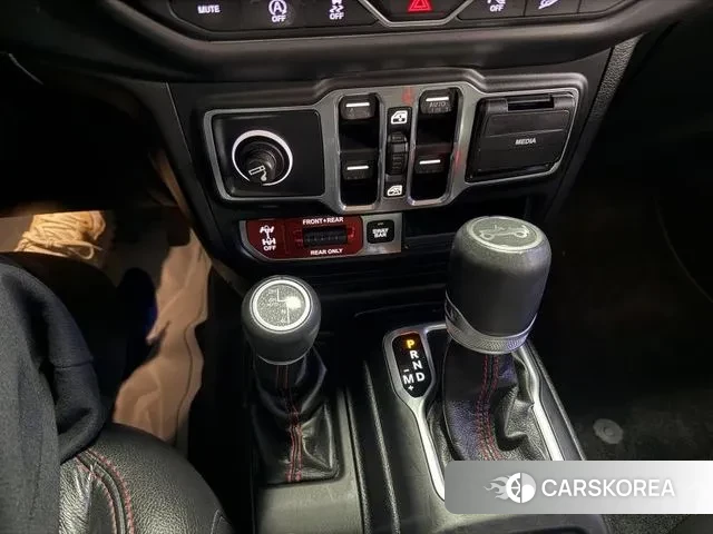 Jeep Wrangler (JL) 2018 Черный из Кореи, фото 2