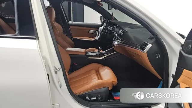 BMW 3 Series (G20) 2022 Белый из Кореи, фото 2