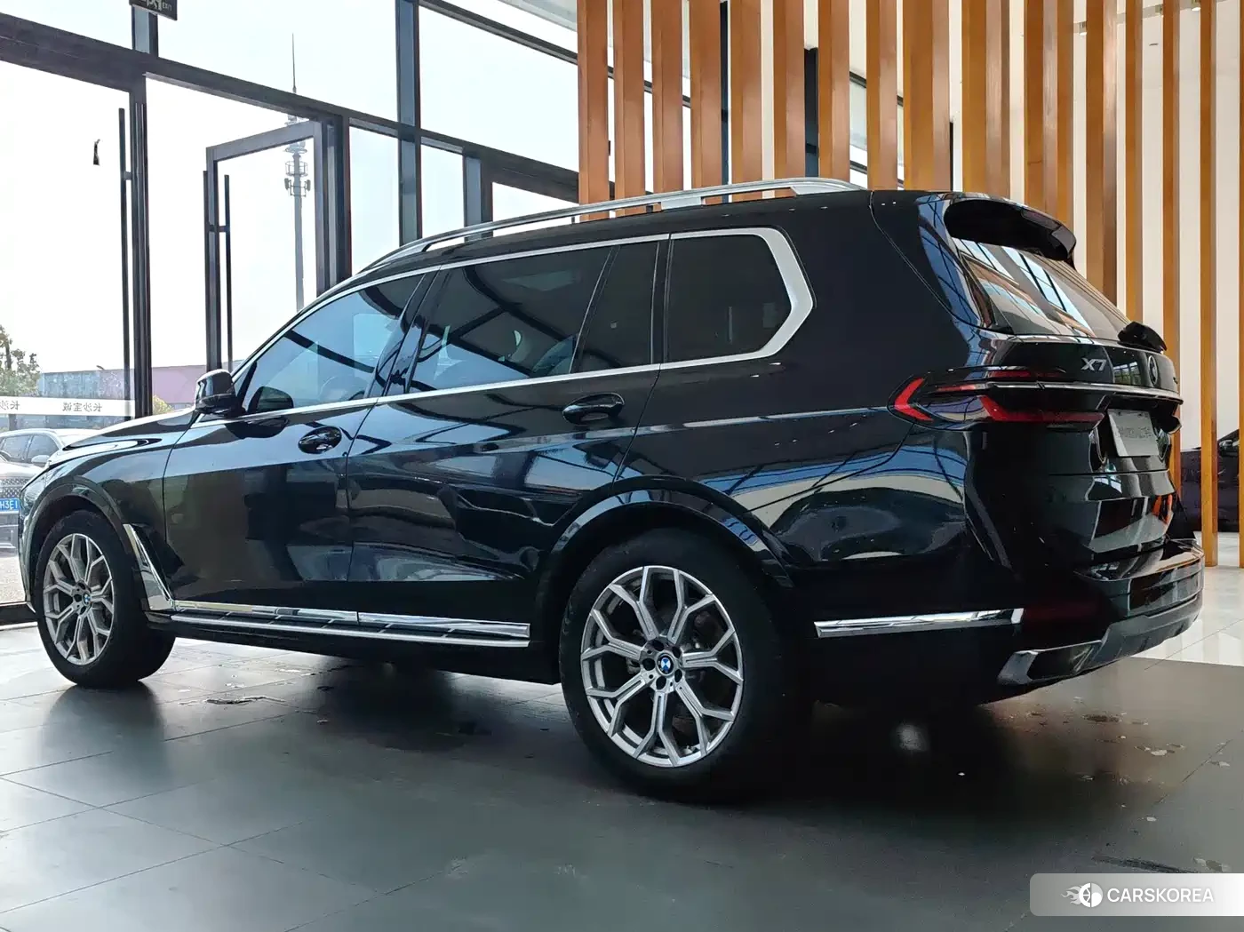 BMW X7 2024 Черный из Китая, фото 2