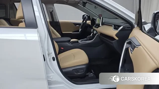 Toyota RAV4 5th Generation 2025 Белый из Кореи, фото 2