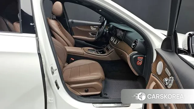 Mercedes-Benz E-Class W213 2020 Белый из Кореи, фото 2