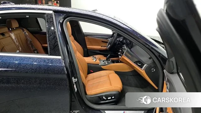 BMW 5 Series (G30) 2022 Черный из Кореи, фото 2