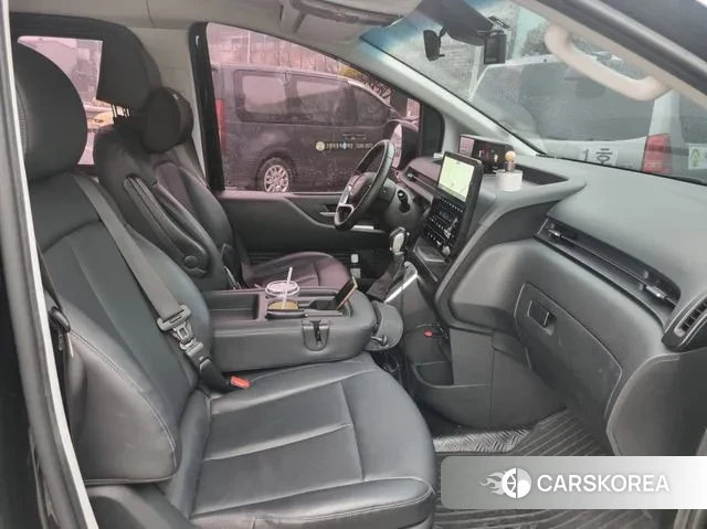 Hyundai Staria 2024 Черный из Кореи, фото 2